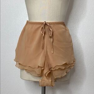 Vintage Victoria’s Secret neutral nude ruffle retro shorts